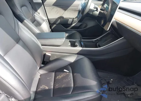 2019 Tesla Model 3 Long Range/Performance z USA, uszkodzony, nr VIN 5YJ3E1EBXKF433036